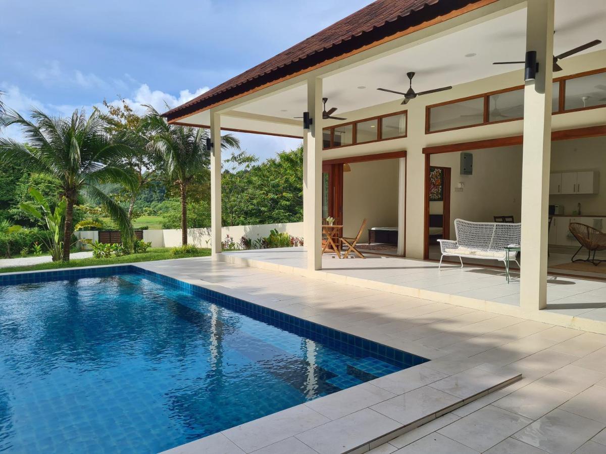 Villa Meranti - Spacious Private Pool Villa Pantai Cenang  Zewnętrze zdjęcie