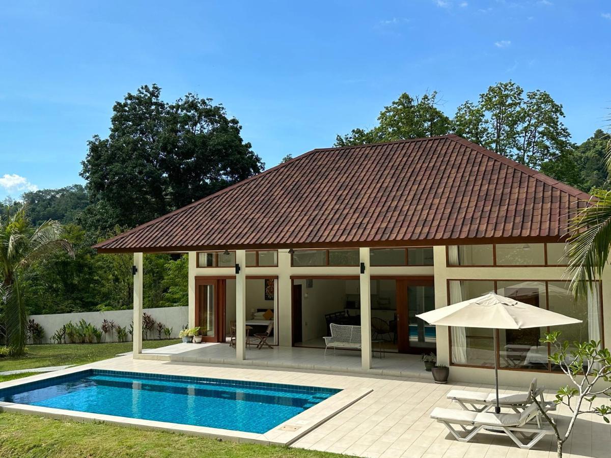 Villa Meranti - Spacious Private Pool Villa Pantai Cenang  Zewnętrze zdjęcie