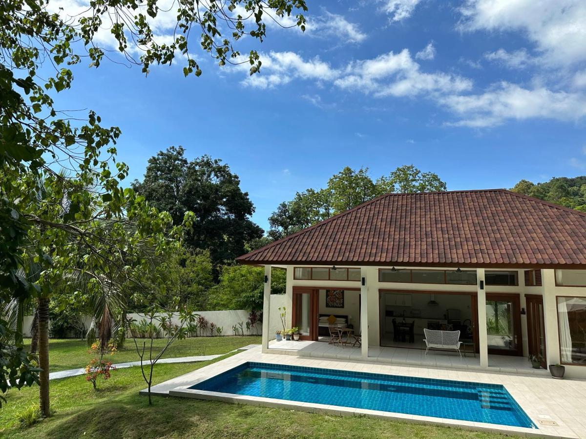 Villa Meranti - Spacious Private Pool Villa Pantai Cenang  Zewnętrze zdjęcie