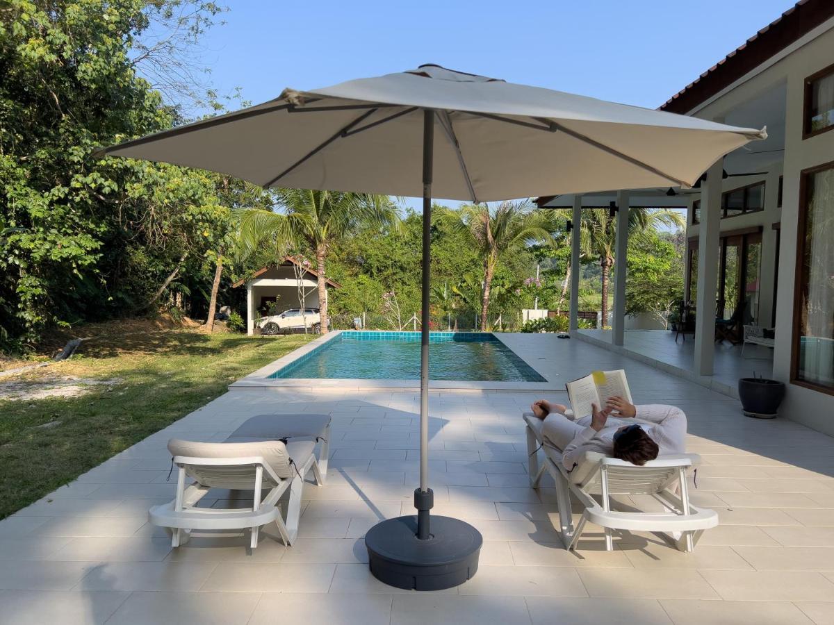 Villa Meranti - Spacious Private Pool Villa Pantai Cenang  Zewnętrze zdjęcie